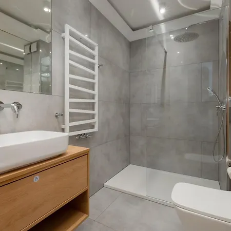 Apartment Z Tarasem W Centrum Swinoujscia By Renters *